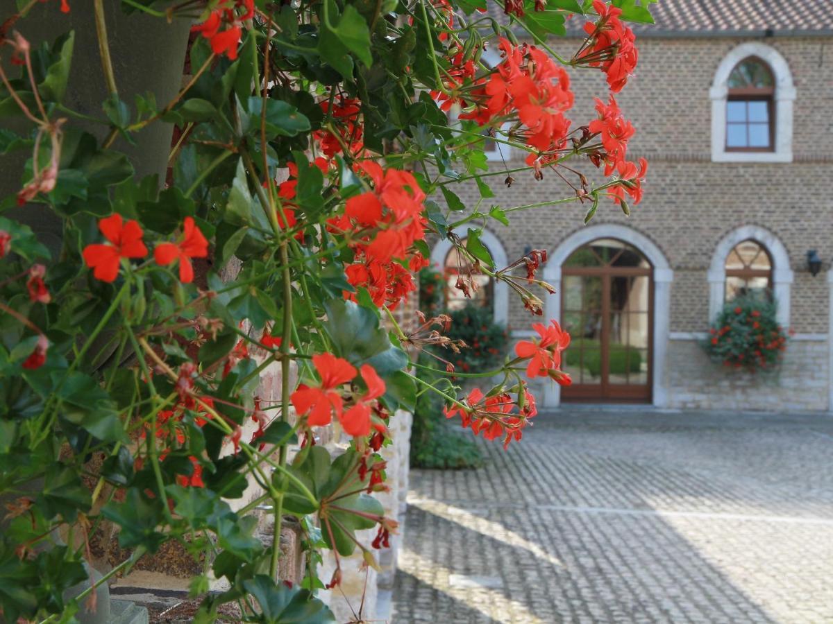 Hotel - Ferme Du Chateau D'Ahin Huy Exterior photo